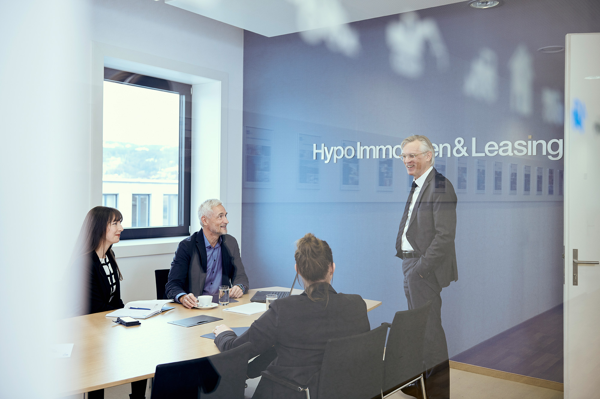 hypo immobilien und leasing berater im sitzungsraum