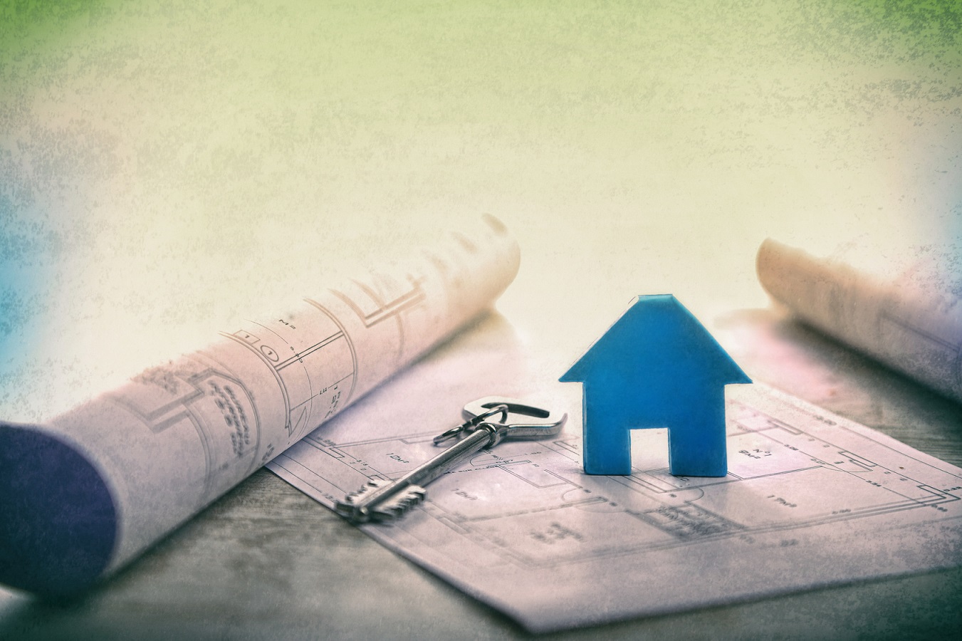 schlüssel und blaues haus für immobilien news artikel