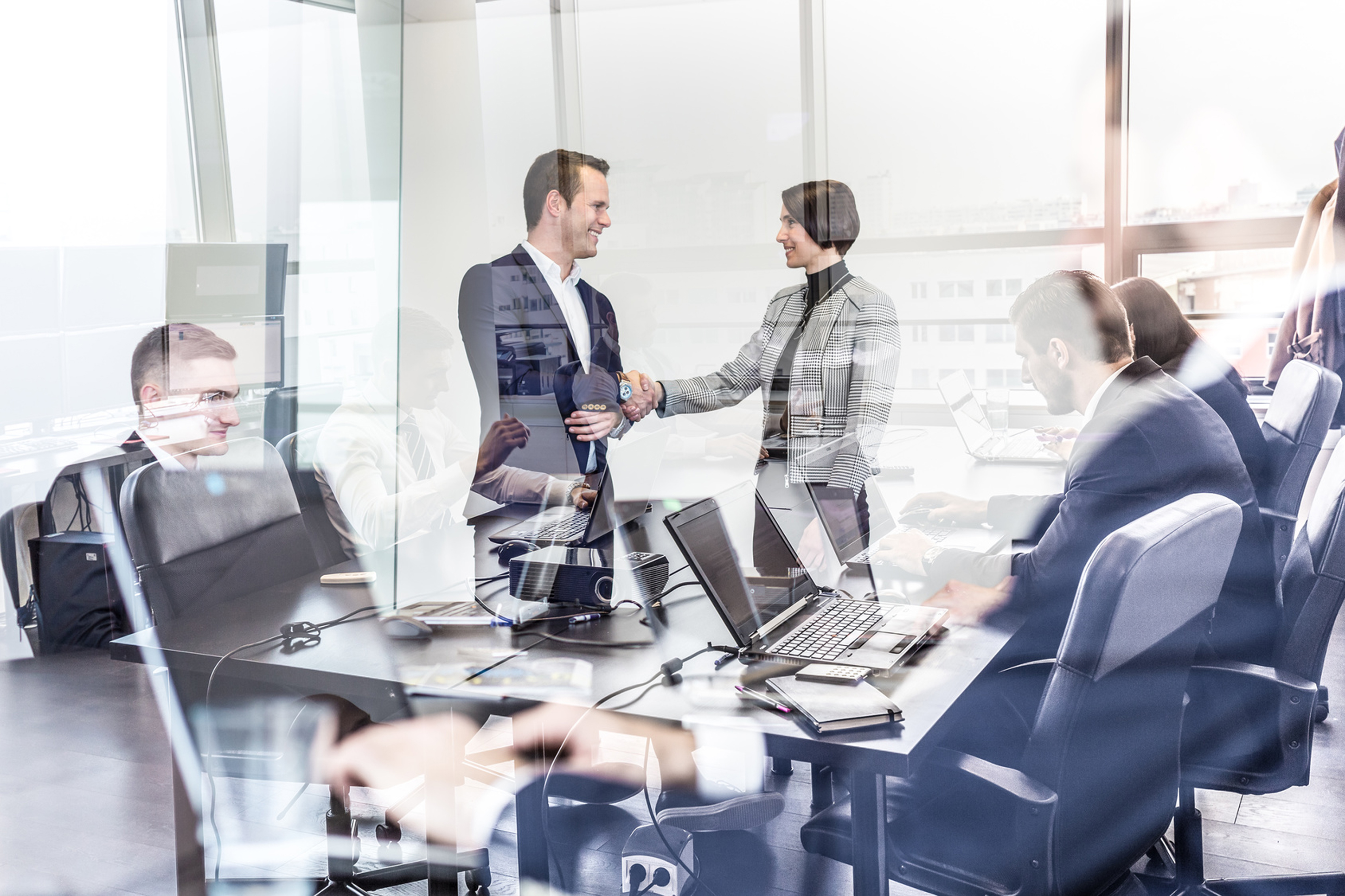 hypo immobilien und leasing mitarbeiter bei der arbeit