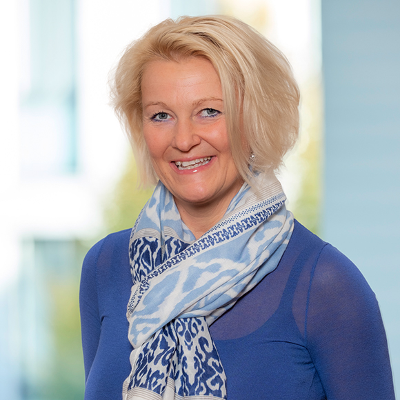 mitarbeiterin doris holzweber von der hypo immobilien und leasing
