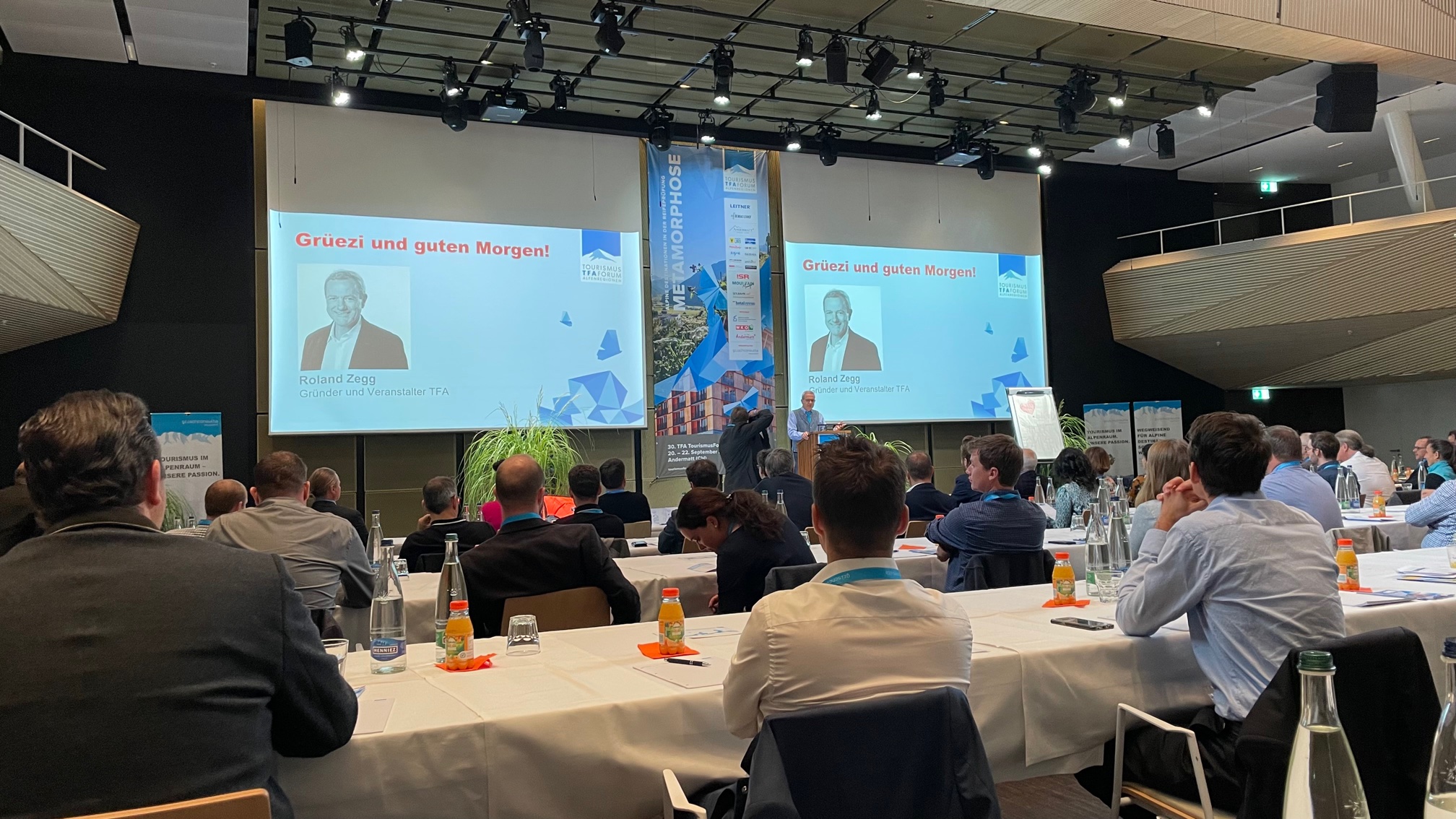 TFA 2021 Besucher nehmen an der Präsentation teil auch die Hypo Leasing Mitarbeiter