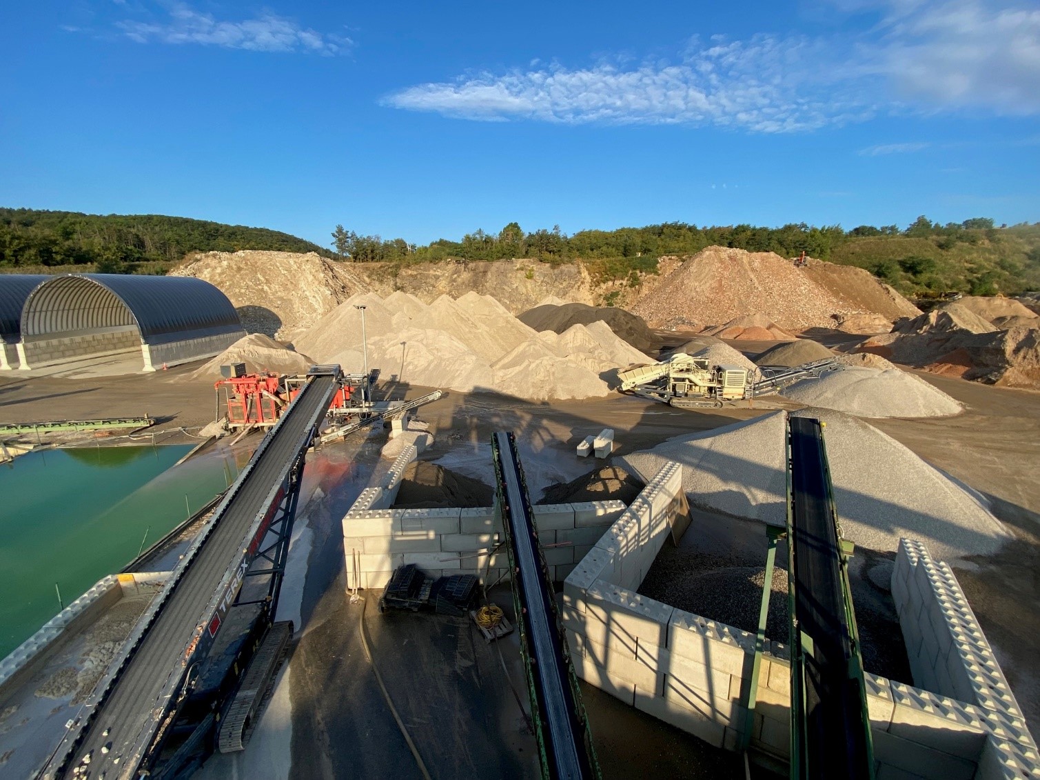 Firmenanlage der Firma Kobelco die bei der Hypo geleast hat