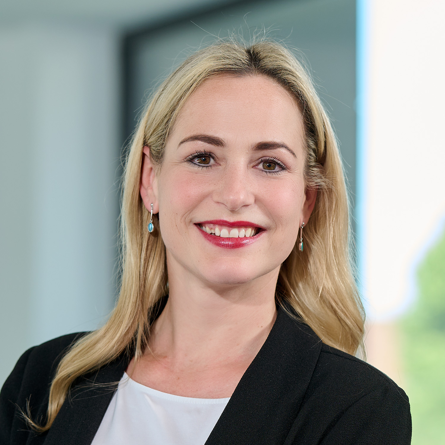 mitarbeiterin patricia ellensohn von der hypo immobilien und leasing