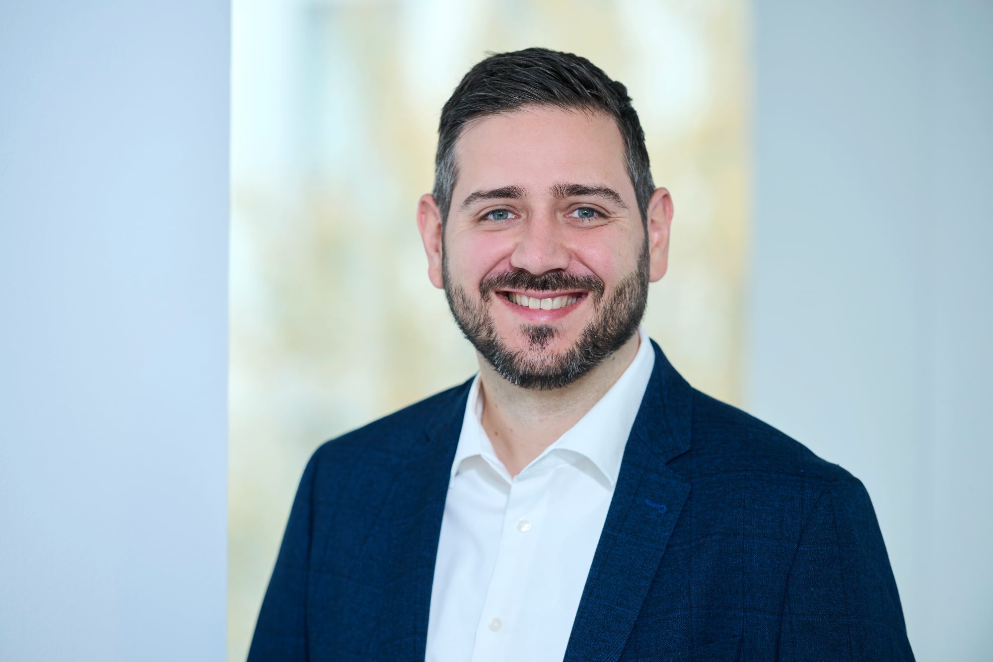 mitarbeiter lukas ellensohn von der hypo immobilien und leasing