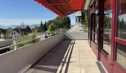Helle Dachgeschosswohnung mit 40 m² Südwest-Terrasse in priviligierter Wohnlage in Dornbirn